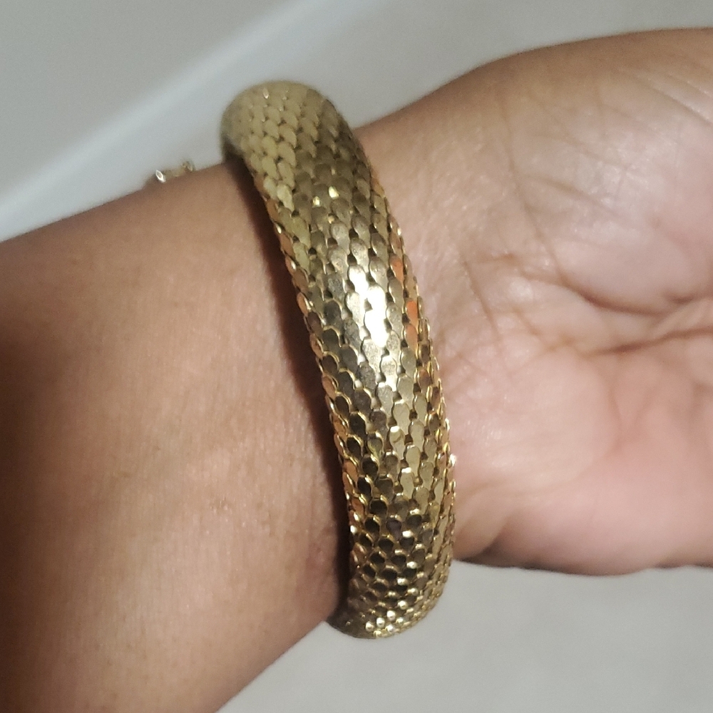 Rare Whiting & Davis Gold-Toned Snake Bracelet - Picture 6 of 6